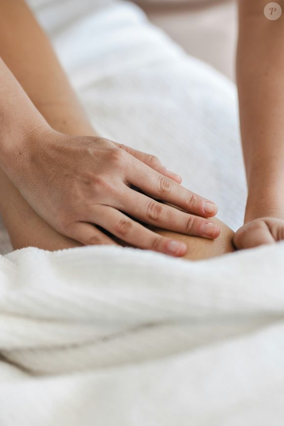 L'auto-massage à la maison suit un protocole précis allant des exercices de respiration aux stimulations des ganglions.