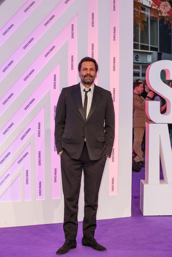 Mehdi Nebbou au photocall de la cérémonie de clôture du festival Series Mania à Lille le 28 mars 2025.
© Stéphane Vansteenkiste / Bestimage