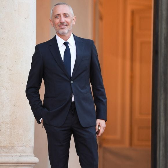 Gad Elmaleh arrive au palais de l'Élysée pour un dîner offert aux chefs d’état et de gouvernement par le président de la république dans le cadre du XIXe Sommet de la Francophonie à Paris. © Lionel Urman / Panoramic / Bestimage