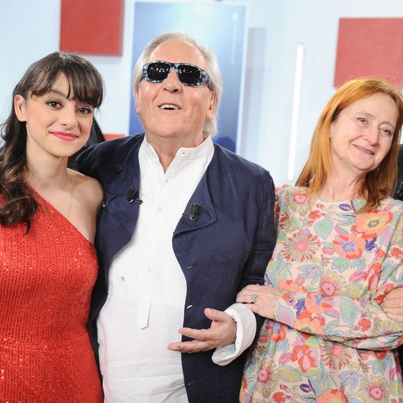 Exclusif - Gilbert Montagne, son épouse Nikole, leur petite fille Elsa et Michel Drucker- Enregistrement de l'émission Vivement dimanche au studio Rive Gauche , présentée par Michel Drucker .
© Guillaume Gaffiot / Bestimage