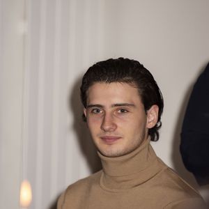 Noé Elmaleh au dîner de Noël au siège de la maison Sandro à Paris © Jack Tribeca/Bestimage