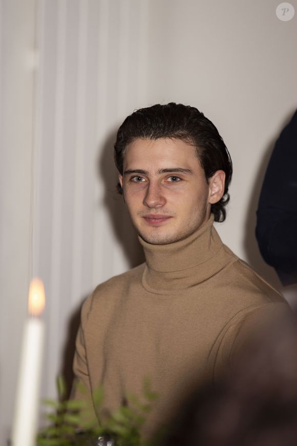 Noé Elmaleh au dîner de Noël au siège de la maison Sandro à Paris © Jack Tribeca/Bestimage