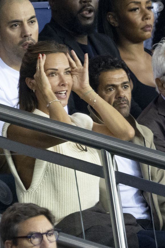 Mélissa Theuriau et son mari Jamel Debbouze - People assistent au match aller de la Ligue des Champions entre le Paris Saint-Germain et la Juventus (2-1) au Parc des Princes à Paris le 6 septembre 2022.
©AGENCE / BESTIMAGE