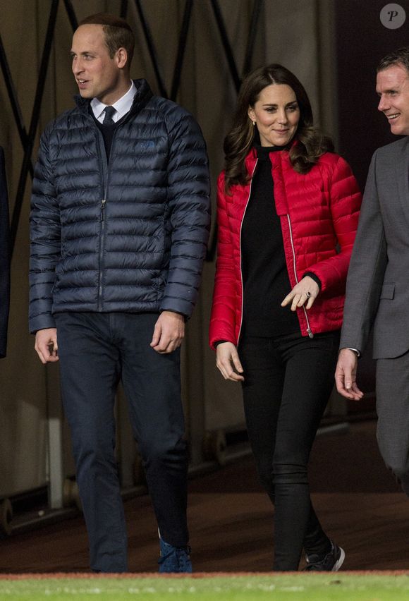 Depuis toujours, le mari de Kate Middleton est fan du club de Birmingham

Le prince William, duc de Cambridge, et Kate Catherine Middleton (enceinte), duchesse de Cambridge, en visite à "We are Coach Core Programme" à la "Aston Villa football club" à Birmingham. Le 22 novembre 2017