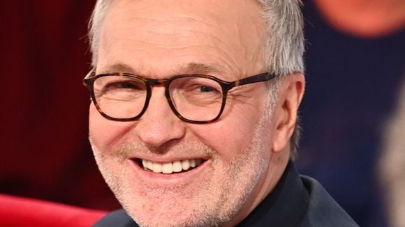 Dîner mouvementé chez Laurent Ruquier pour un chroniqueur des Grosses Têtes qui a fini... en feu !