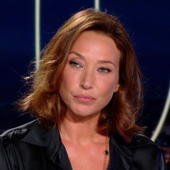 Laura Smet invitée sur le plateau de "20h30 le dimanche" sur France 2.