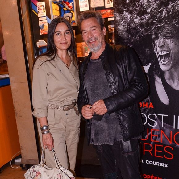 Florent Pagny et sa femme Azucena Caamano lors de la première du spectacle Lost in Buenos Aires à l'Européen à Paris le 28 juin 2021.
© Rachid Bellak / Bestimage