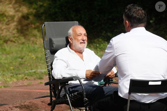 Exclusif - Arnaud Ducret, François Berléand - Backstage - Tournage de l'émission "Panique au 31", scénarisée par A. Ducret et T. Villa, réalisée par G. Leforestier, diffusée le 30 décembre 2024 sur TF1. © Christophe Clovis / Bestimage
