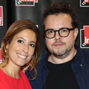 "Quand Laurence Bloch (ancienne directrice de France Inter, ndlr) nous a annoncé sa mort, dans son bureau, un lundi matin, je me suis littéralement effondrée par terre. Je suis restée prostrée."

Léa Salamé et Nicolas Demorand - Conférence de presse de rentrée de Radio France à la Maison de la radio à Paris le 30 Aout 2017. © Denis Guignebourg/Bestimage