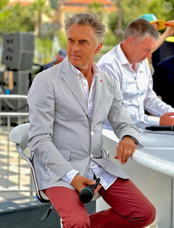 “Je me suis fait insulter”, affirme le journaliste, qui a longtemps couvert le Tour de France 

Gérard Holtz - Célébrités lors de la 20ème et dernière étape de la 111ème édition du Tour de France à Nice le 21 juillet 2024. © Fabien Faure/Bestimage