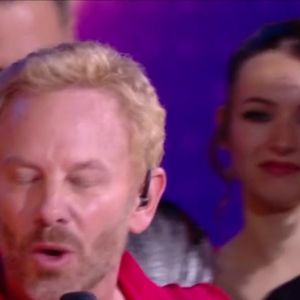 Denitsa Ikonomova et Ian Ziering dans Danse avec les stars