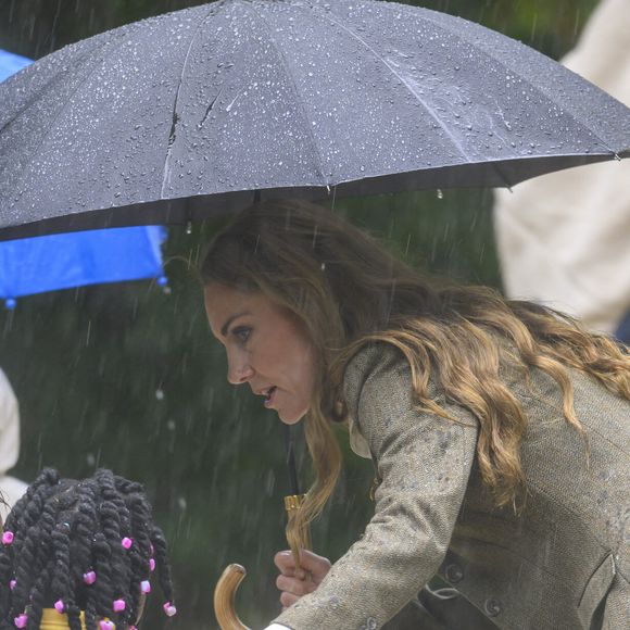 Catherine (Kate) Middleton, arborant des cheveux blonds, visitent les jardins, récemment transformés, du musée d'histoire naturelle à Londres, le 4 septembre 2025. (Zuma Press / Bestimage).