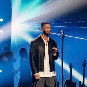 Matt Pokora, lors de l’enregistrement de l'émission "La fête de la chanson française - 20 ans d'émotions" présentée par L.Thilleman et A.Manoukian, et diffusée le 17 avril sur France 3 à Paris, France, le 9 décembre 2025. © Jack Tribeca/Bestimage
