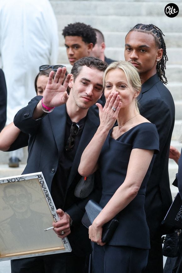 Gaston Ardisson, Audrey Crespo-Mara et ses fils Sekou et Lamine - Sorties des obsèques de Thierry Ardisson en l'église Saint-Roch de Paris, France, le 17 juillet 2025. © Clovis-Jacovides/Bestimage