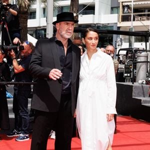 Eric Cantona et sa femme Rachida Brakni - Montée des marches du film " Soudain " lors du 79ème Festival International du Film de Cannes, le 15 mai 2026. © Jacovides-Moreau / Bestimage