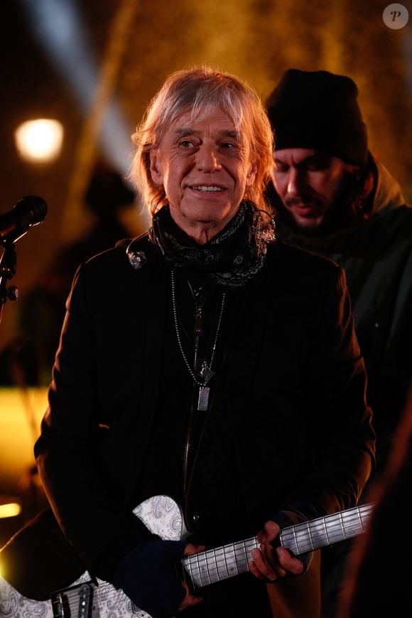 Exclusif - Jean-Louis Aubert - Tournage de l'émission "La grande soirée du 31 décembre de Paris" sur la place de la Concorde à Paris, diffusée le 31 décembre sur France 2 ©Christophe Clovis / Bestimage