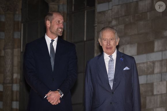 Le Prince de Galles et le Roi Charles III arrivent pour l'événement Countdown to Cop30, organisé conjointement par le Natural History Museum et le gouvernement britannique au London Museum, réunissant les acteurs du changement qui s'attaquent au changement climatique et à la perte de la nature avant le Sommet de la Cop30 à Belem, Brésil, en novembre, à Londres, Royaume-Uni, le 9 octobre 2025. Photo par Aaron Chown/PA Wire/ABACAPRESS.COM