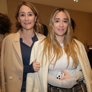 En montrant une photo de sa benjamine sur le plateau de France 2, elle a confié :

Carla Ghebali et sa mère Daniela Lumbroso - Dédicace du livre "Mères Filles" à la boutique Apostrophe à Paris le 16 avril 2026. © Coadic Guirec/Bestimage