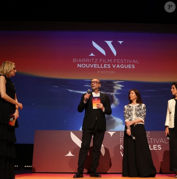 Ce mardi 24 juin 2025, la cérémonie d'ouverture du 3ème Festival International du Film "Nouvelles Vagues" s'est orchestrée à Biarritz, au Théatre de la Gare du Midi !

Ana Girardot, Jérôme Pulis Président et co-fondateur du festival, Maider Arosteguy Maire de Biarritz et Sandrine Brauer, Déléguée Générale du festival au Théatre de la Gare du Midi à Biarritz,le 24 juin 2025. ©Jean-Marc Lhomer/Bestimage