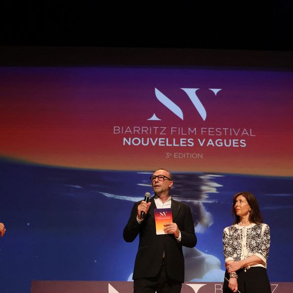 Ce mardi 24 juin 2025, la cérémonie d'ouverture du 3ème Festival International du Film "Nouvelles Vagues" s'est orchestrée à Biarritz, au Théatre de la Gare du Midi !

Ana Girardot, Jérôme Pulis Président et co-fondateur du festival, Maider Arosteguy Maire de Biarritz et Sandrine Brauer, Déléguée Générale du festival au Théatre de la Gare du Midi à Biarritz,le 24 juin 2025. ©Jean-Marc Lhomer/Bestimage