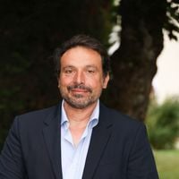 Bruno Salomone s'est éteint à 55 ans, le comédien avait vécu une histoire avec Julie Gayet