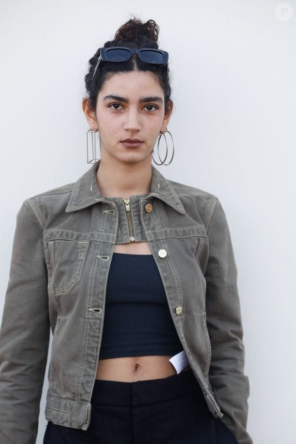 Un domaine bien différent de celui de son père

Nina Zem - Les célébrités au photocall du défilé Jacquemus pour la présentation de la toute dernière collection "Le Raphia" au Bourget, Seine-Saint-Denis (93), France, le 12 décembre 2022. Habitué à ne pas suivre le calendrier de la Fashion Week de Paris, le designer a présenté sa toute dernière collection "Le Raphia" avec l'une de ses couleurs favorites : le beige. © Veeren-Clovis/Bestimage