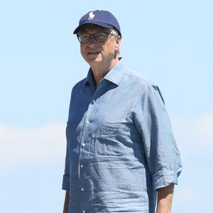 De Brigitte Bardot à Marion Cotillard, ou encore Bill Gates, en passant par Bono ou Barack Obama...

Bill Gates et sa compagne Paula Hurd, en compagnie d'amis, débarquent sur le ponton du Club 55 à Saint-Tropez, le 5 août 2023. © Agence / Bestimage