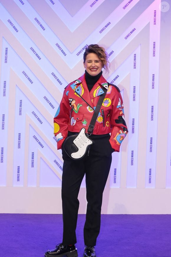 L'actrice a évoqué le recours à l'endocrinologie, discipline médicale centrée sur les hormones

Élodie Poux au Festival Séries Mania à Lille le 25 mars 2026. © Stéphane Vansteenkiste / Bestimage