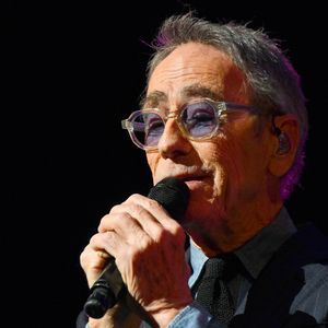 “J'ai, en effet, des problèmes dans le dos, les vertèbres ont été un peu touchées et je ressens des douleurs dans les doigts”, précise Alain Chamfort

Exclusif - Alain Chamfort - Spectacle symphonique "Aznavour Célébration - l'hommage officiel" en clôture du centenaire de la naissance de C. Aznavour au palais des Congrès à Paris le 23 novembre 2024. © Lydia Kasparian/ Bestimage