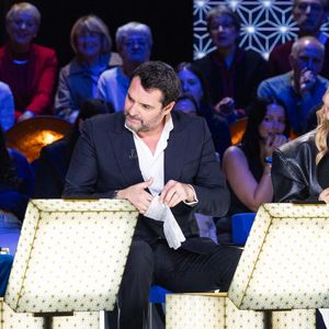 Marie Claude Pietragalla, Arnaud Ducret, Santa lors de l'enregistrement de l'émission "La Boîte à secrets", présentée par Faustine Bollaert et diffusée le 17 octobre sur France 3, dans les studios du Lendit à Saint-Denis, France, le 23 septembre 2025.

© Cyril Moreau/Bestimage