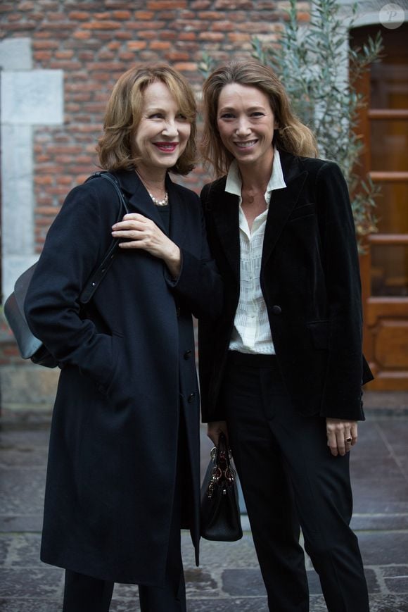 Naissance - Laura Smet est maman d'un petit garçon - Info - Nathalie Baye, hospitalisée pour une infection broncho-pulmonaire - Exclusif - Prix spécial - Nathalie Baye et sa fille Laura Smet lors du 30ème Festival International du Film Francophone à Namur avec le film d'ouverture "Préjudice" en Belgique, le 2 octobre 2015