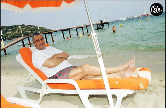 Enrico Macias à Saint-Tropez en 2004
©DOMINIQUE JACOVIDES / BESTIMAGE
