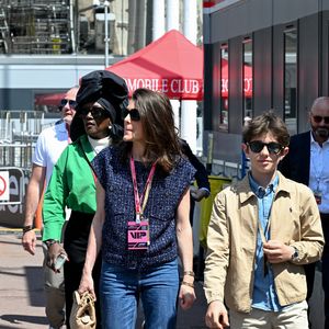 Raphael Elmaleh, Charlotte Casiraghi, Khadja Nin - Les people dans les paddocks la veille du Grand Prix de Formule 1 (F1) de Monaco le 24 mai 2025.
© Lionel Urman / Bestimage