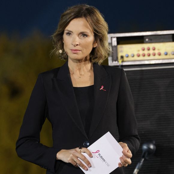 Exclusif - Isabelle Ithurburu - Soirée de lancement "Octobre Rose" organisée par l’association Ruban Rose présentée par I. Ithurburu à Paris le mardi 30 septembre 2025. 
© Coadic / Ausset-Lacroix / Bestimage