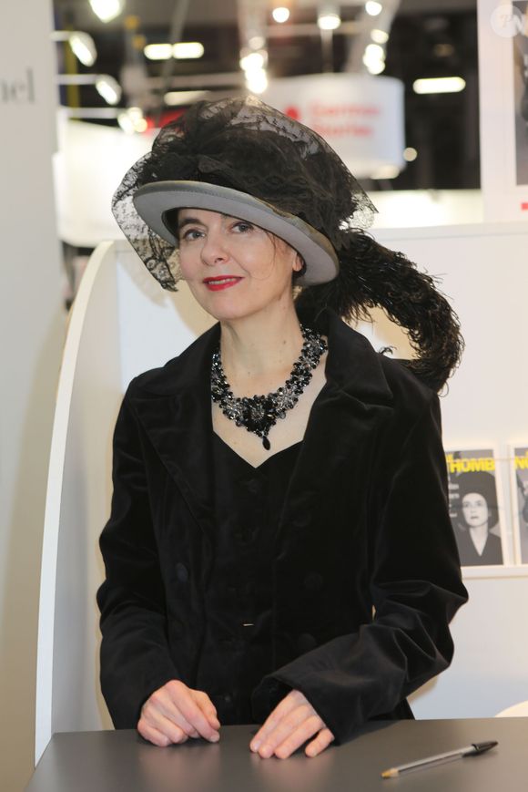 Amélie Nothomb - Salon du Livre 2019 à la Porte de Versailles à Paris  du 15 au 18 mars 2019.
© Jean-Claude Woestelandt / Bestimage