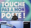 "Je remercie le public, ce n'est qu'un 'au revoir', on vous tiens au courant dans les prochains jours. Je vous donne rendez-vous très vite !"

Exclusif - Cyril Hanouna, sur le plateau de l’émission « TPMP » présentée par C.Hanouna et diffusée en direct sur Youtube et sur toutes les box (SFR, FREE, Bouygues, MyCanal etc), Paris, France, le 24 mars 2025. © Jack Tribeca / Bestimage