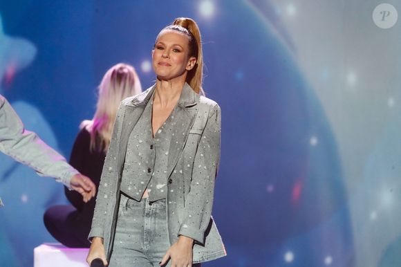 "Ce lien avec mes fans, ce sont des bouffées d’amour qu’on prend en pleine face", confie-t-elle au "Parisien".

Exclusif - Lorie Pester (Laure Pester) - Surprises - Enregistrement de l'émission "La Boîte à Secrets N°19" dans les studios de la Cité du Cinéma à Saint-Denis, présentée par F.Bollaert et diffusée le 3 janvier sur France 3
© Christophe Clovis / Bestimage