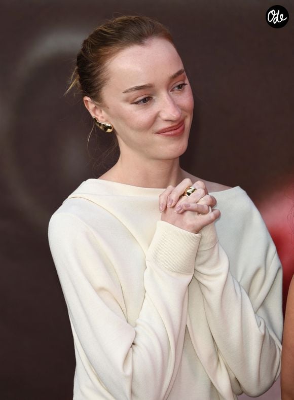 Les deux amoureux ont choisi le cadre romantique de la Provence, en France, pour se dire oui.

Phoebe Dynevor à l'avant-première de "Drop" à Hollywood.

© Bestimage