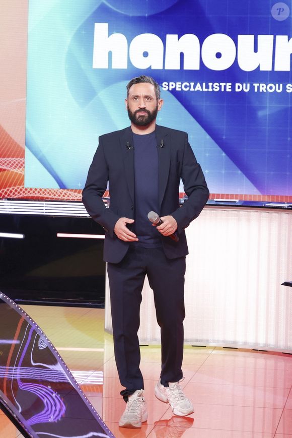 Exclusif - Cyril Hanouna, sur le plateau de l’émission « TPMP » présentée par C.Hanouna et diffusée en direct sur Youtube et sur toutes les box (SFR, FREE, Bouygues, MyCanal etc), Paris, France, le 21 mars 2025. © Jack Tribeca / Bestimage