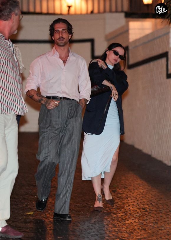 Dove Cameron et Damiano David ont été aperçus à leur sortie du Château Marmont après un dîner romantique à West Hollywood, le 16 juin 2026.

Backgrid USA / Bestimage
