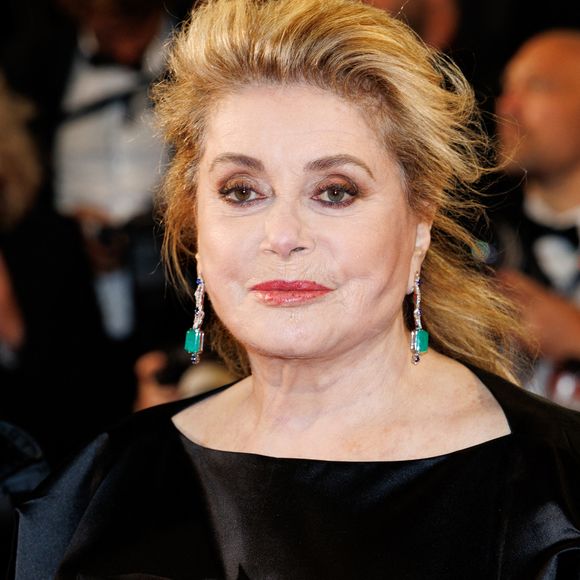 Catherine Deneuve - Montée des marches du film " Gentle Monster " lors du 79ème Festival International du Film de Cannes, le 15 mai 2026. © Jacovides-Moreau / Bestimage