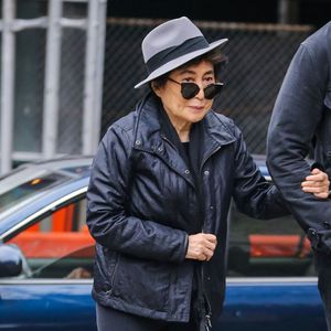 Yoko Ono - People à la sortie de l'hôtel The Bowery le lendemain de la soirée de Gala MET à New York, le 3 mai 2016. © Bestimage
