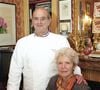 Le fils de Paul Bocuse revient notamment sur la statue de son père, déboulonnée et saccagée. 

Archives - Paul Bocuse et sa femme Simone dans leur restaurant a Collonges-au-Mont-d'Or. Le 2 decembre 2001 JEAN-CLAUDE WOESTELANDT / BESTIMAGE