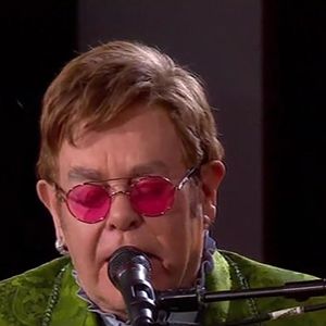 Elton John - A travers le monde, de nombreuses personnalités se sont mobilisées pour l'événement "Global Citizen Live". Le 26 septembre 2021.

Photo : Backgrid UK/ Bestimage
