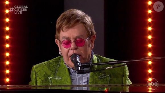 Elton John - A travers le monde, de nombreuses personnalités se sont mobilisées pour l'événement "Global Citizen Live". Le 26 septembre 2021.

Photo : Backgrid UK/ Bestimage