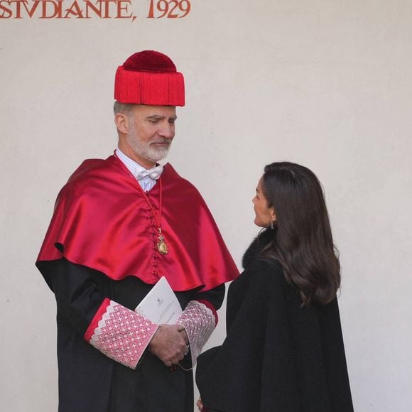 Le roi Felipe VI et la reine Letizia d'Espagne lors de la cérémonie d'investiture du roi Felipe VI en tant que docteur honoris causa (diplôme honorifique) par l'Université d'Alcala à Alcala de Henares, Espagne, le 27 février 2025. © David/Cordon Presss/Bestimage