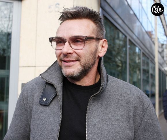 Jean-Philippe Janssens (Jeanfi Janssens / Jeanfi) à la sortie des studios de RTL à Neuilly-sur-Seine, le 18 décembre 2025. 
© Jonathan Rebboah / Bestimage
