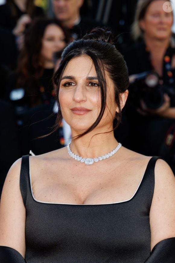Pour ce drame psychologique, la réalisatrice a dirigé Niels Schneider et Monia Chokri.

Géraldine Nakache (Montre Audemars Piguet) - Montée des marches du film " Karma " lors du 79ème Festival International du Film de Cannes, le 15 mai 2026. © Jacovides-Moreau / Bestimage