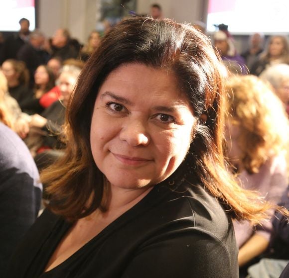Il s'agit de Raquel Garrido
Raquel Garrido - Meeting commun contre le projet de loi Immigration à Saint-Ouen, le 7 décembre 2023. 
© Jonathan Rebboah / Panoramic / Bestimage