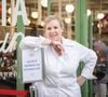 Pour la fête des Mères, la cheffe Hélène Darroze a posé son tablier le temps d'un déjeuner d'exception.

Exclusif - La cheffe étoilée Hélène Darroze vient d'ouvrir un nouveau restaurant bistronomique dédiée aux burgers haut de gamme "Jòia Bun" à Paris, France. © Jack Tribeca/Bestimage